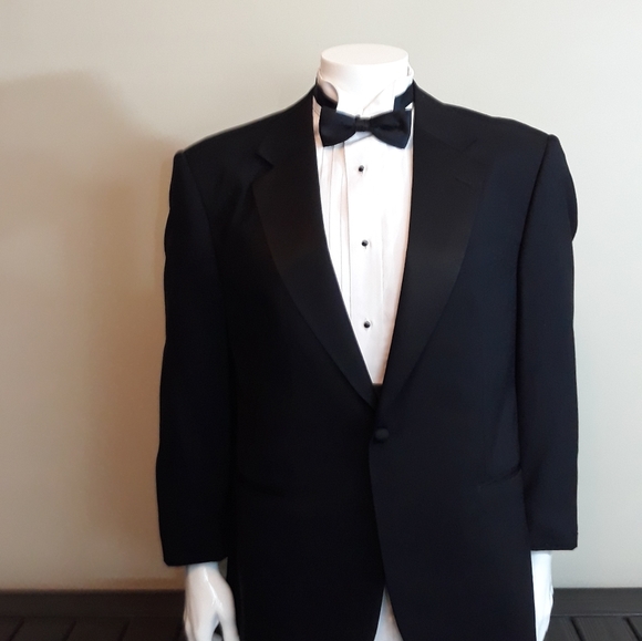 Men's Black Two-piece Tuxedo Suit (40S) - Picture 7 of 8